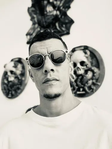 Moita, tatuador e fundador da Clash Tattoo