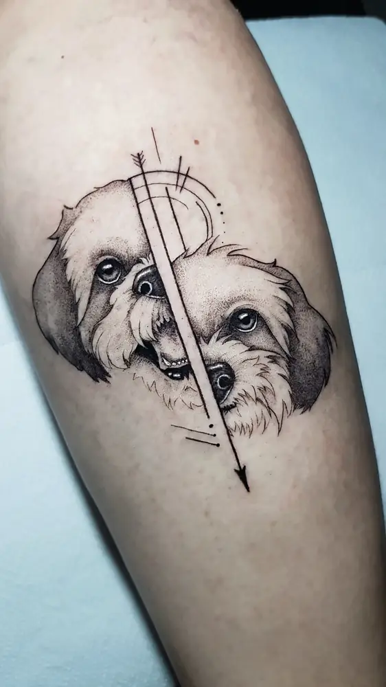 Tatuagem blackwork de retrato de cachorro na perna, por Bia, Clash Tattoo Ribeirão Preto